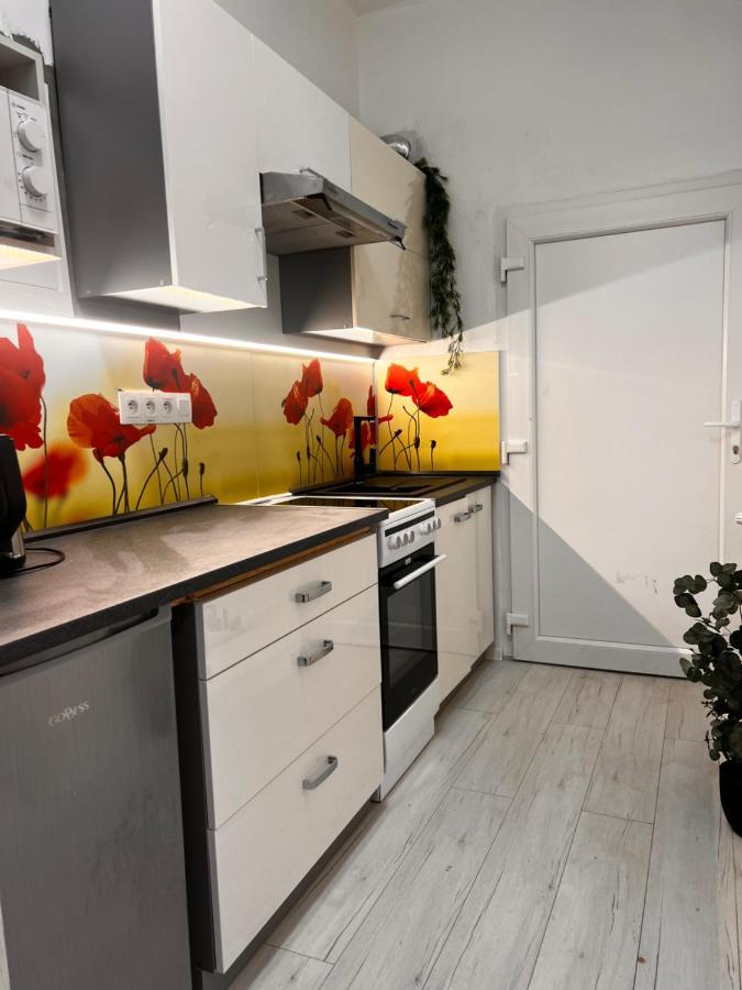 Apartmany V Centre - Vlastna Izba So Spolocnou Kuchynou A Kupelnou Moze Byt Zdielana 2 Inymi Izbami Martin Exterior foto